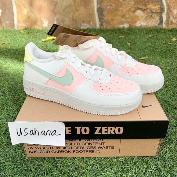 Nike Air Force 1 GS - Picture 2 of 4